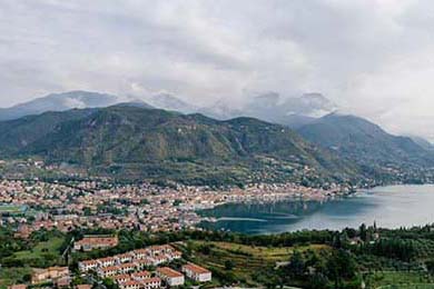 2018年东部决赛：凯尔特人在与骑士的系列赛中，塔图姆多次关键得分帮助球队艰难赢得几场比赛，展现了年轻一代的崛起。